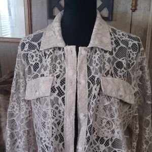 ANDREE BY UNIT Lace Top in Taupe